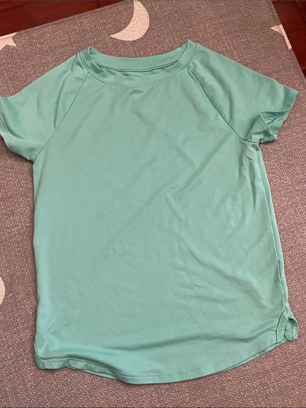 Kids Short Sleeve Tee in Mint Green S(6-6X) Preloved must bundle